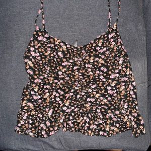 Stretchy back, spaghetti straps, crop top